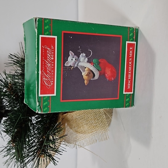 House of Lloyd Christmas Around the World Mischeeseous Mice X-mas Tree Ornament - Picture 6 of 7